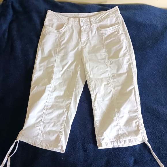 White Denver Hayes Capri Pants - Picture 2 of 11